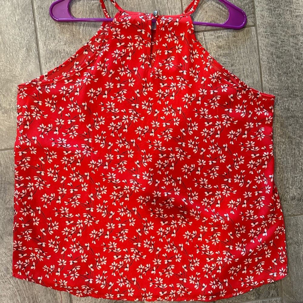 Red flowy tank top size L
